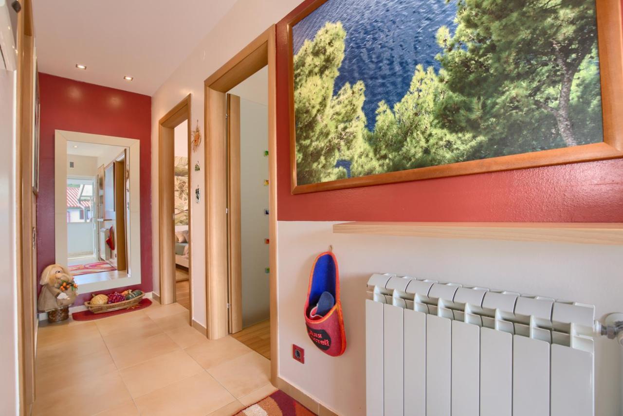 Appartement Tomisha à Pjescana Uvala Extérieur photo